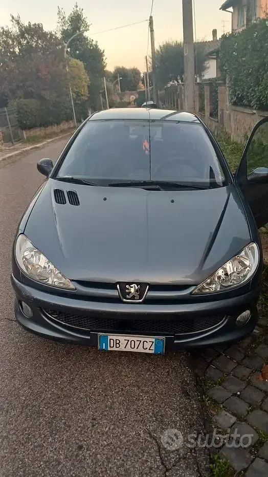 Usata Peugeot 206 68 CV (50 kW) 2006 Berlina