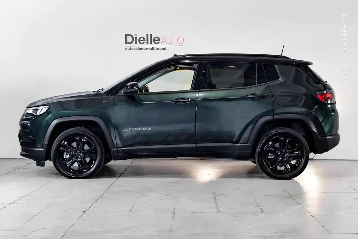 Usata Jeep Compass North 241 CV (177 kW) 2025 Techno green + tetto nero SUV