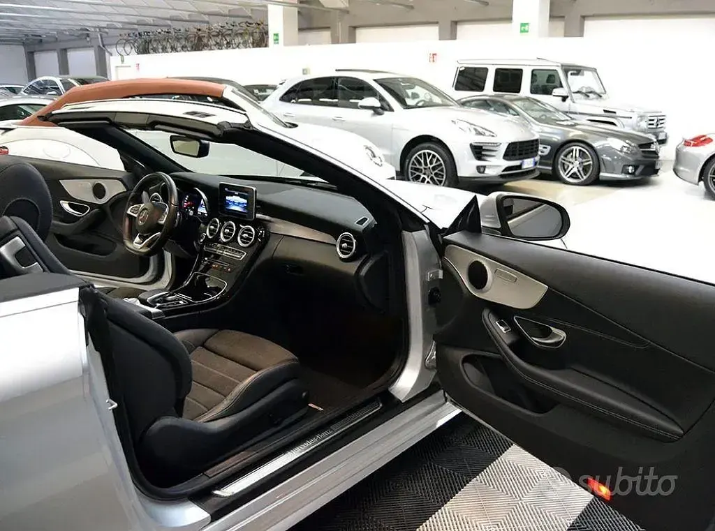 Usata Mercedes C180 Premium 156 CV (114 kW) 2018 Grigio Cabrio