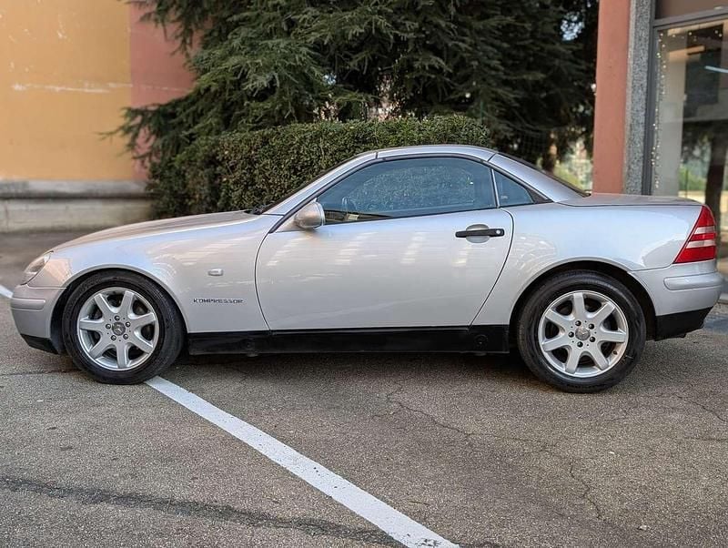 Usata Mercedes SLK200 192 CV (141 kW) 1998 Argento Cabrio