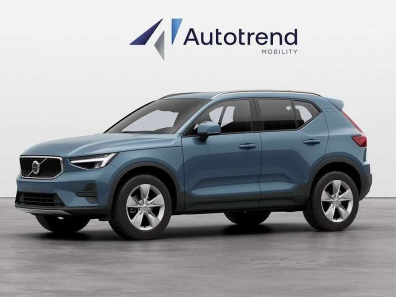 Blu Nuova 2025 Volvo XC40 Core SUV | 36.200 € (Buon prezzo) - Immagine 1/4