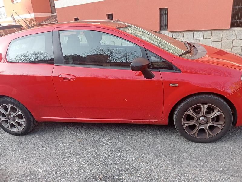 Usata Fiat Punto 2012 Rosso Utilitaria
