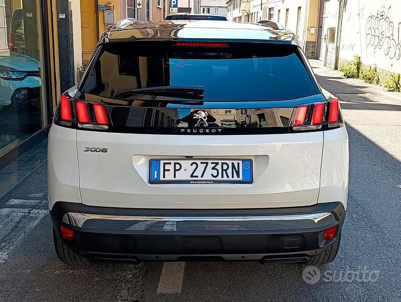 Usata Peugeot 3008 Allure 131 CV (96 kW) 2018 Bianco met perla SUV