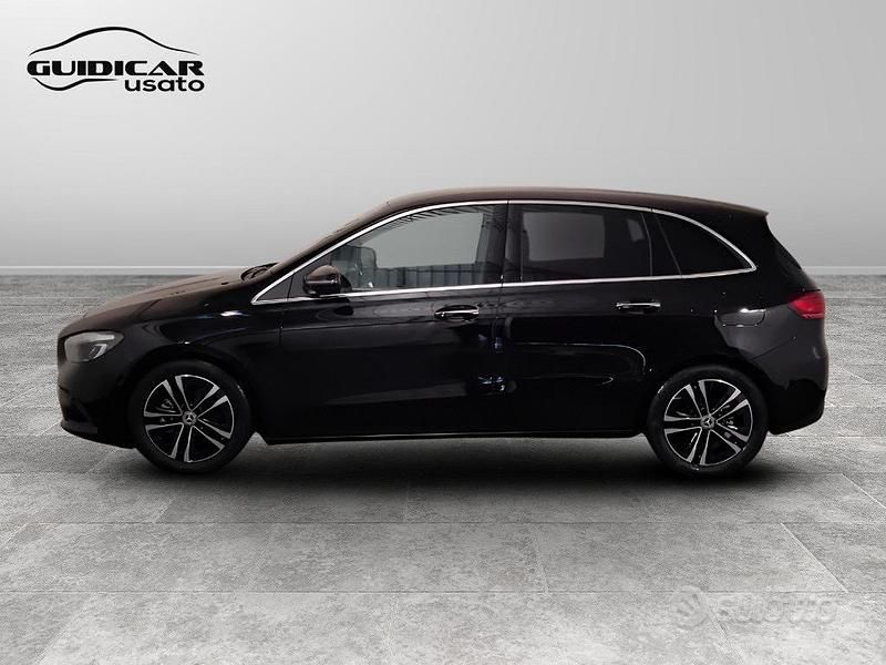 Nuova Mercedes 180 2025 Nero Berlina