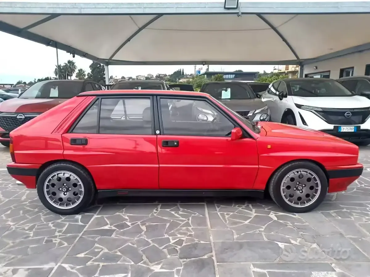 Usata Lancia Delta 196 CV (144 kW) 1990 Rosso Utilitaria
