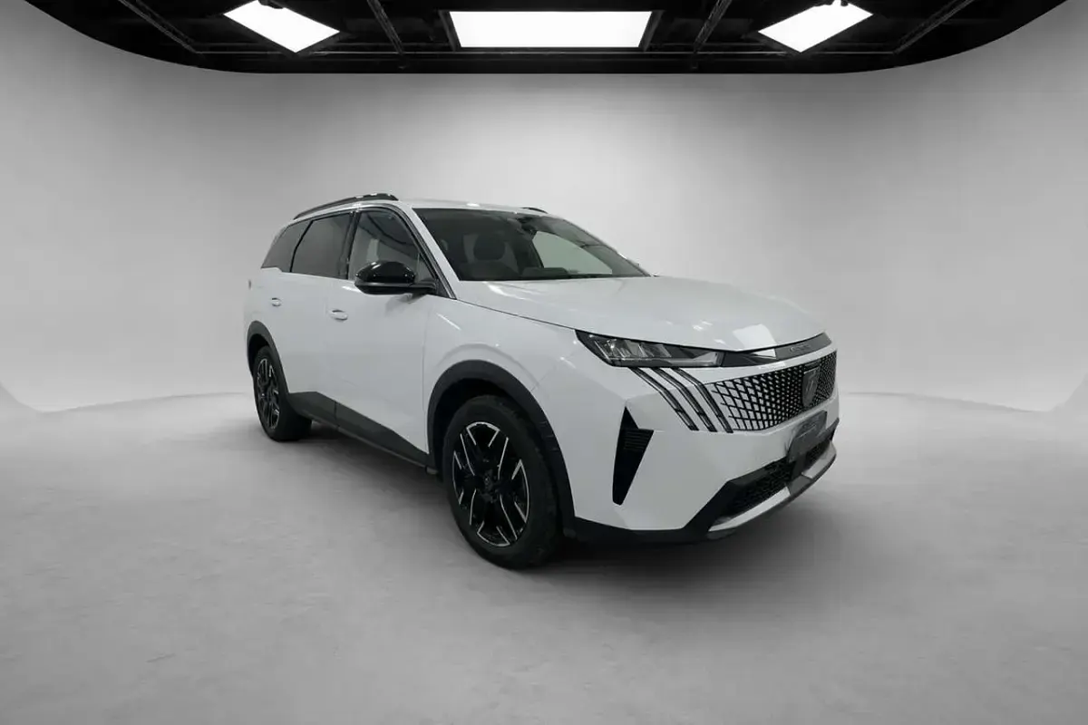 Usata Peugeot 5008 Allure 136 CV (100 kW) 2025 SUV