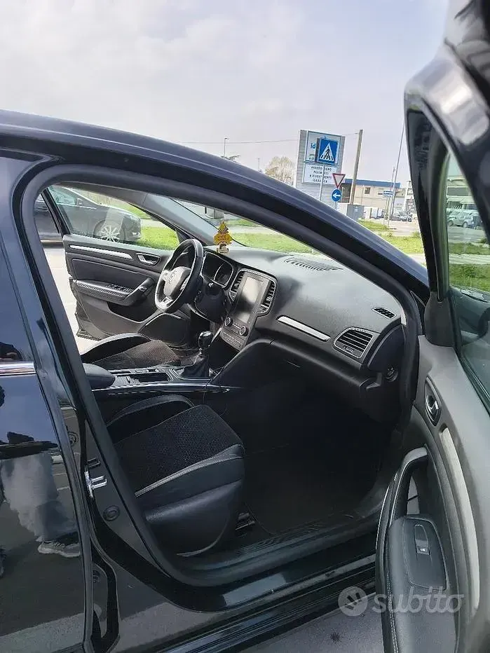 Usata Renault Mégane IV Intens 110 CV (80 kW) 2018 Nero Berlina