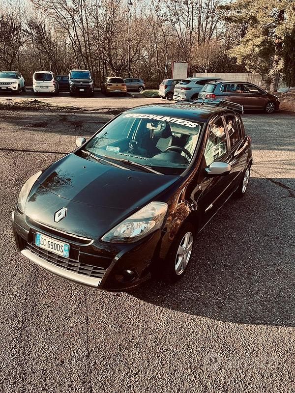 Usata Renault Clio II 75 CV (55 kW) 2010 Nero Berlina