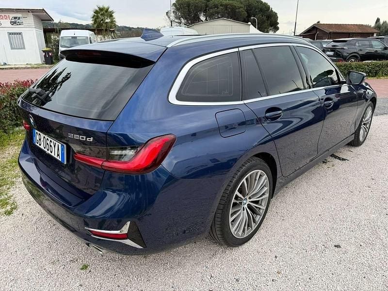 Usata BMW 320 Luxury Line 190 CV (139 kW) 2020 Blu/azzurro Station wagon