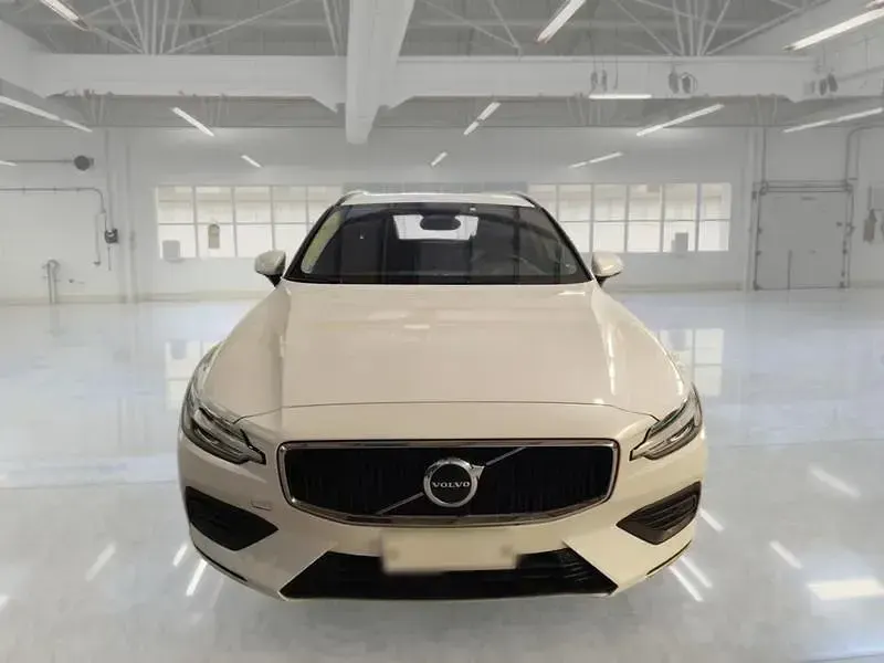 Usata Volvo V60 Core 197 CV (144 kW) 2023 Bianco Station wagon