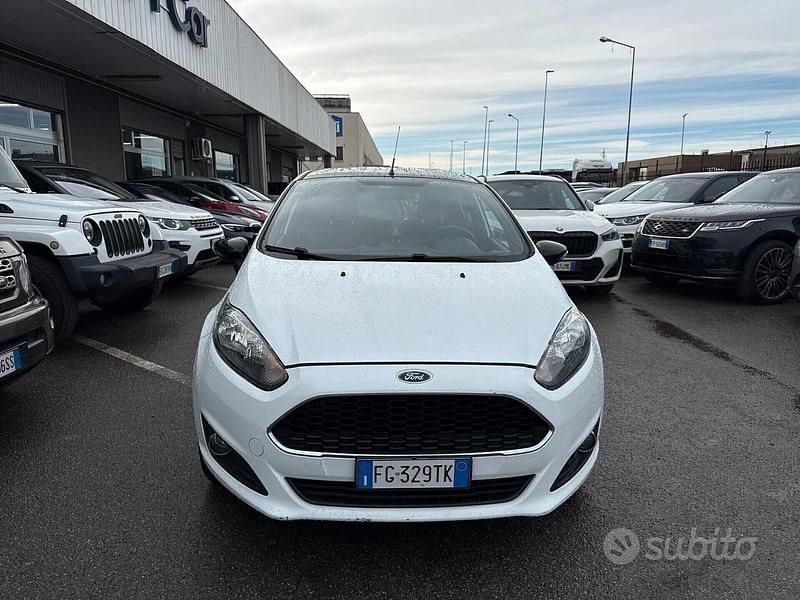 Begagnad Ford Fiesta 75 HK (55 kW) 2017 Vit Sedan