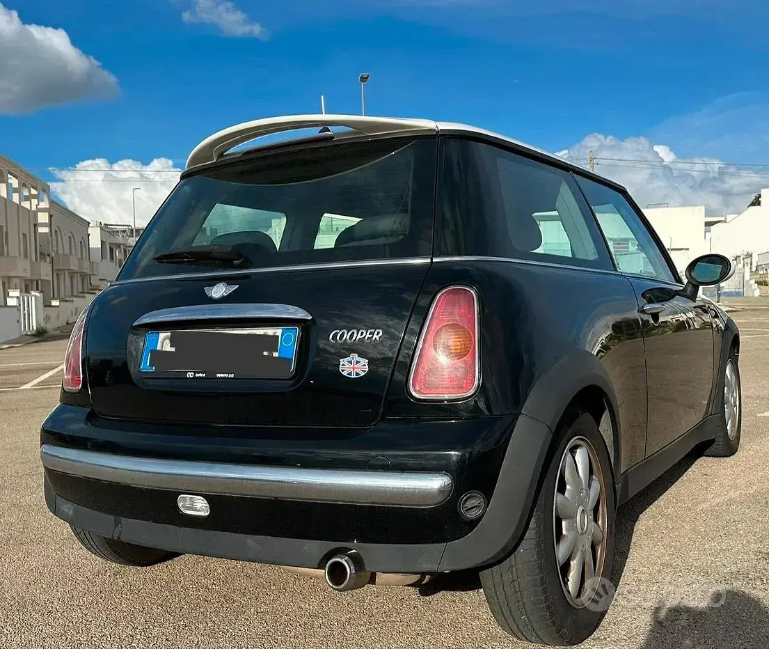 Usata Mini Cooper 116 CV (85 kW) 2003 Nero Utilitaria