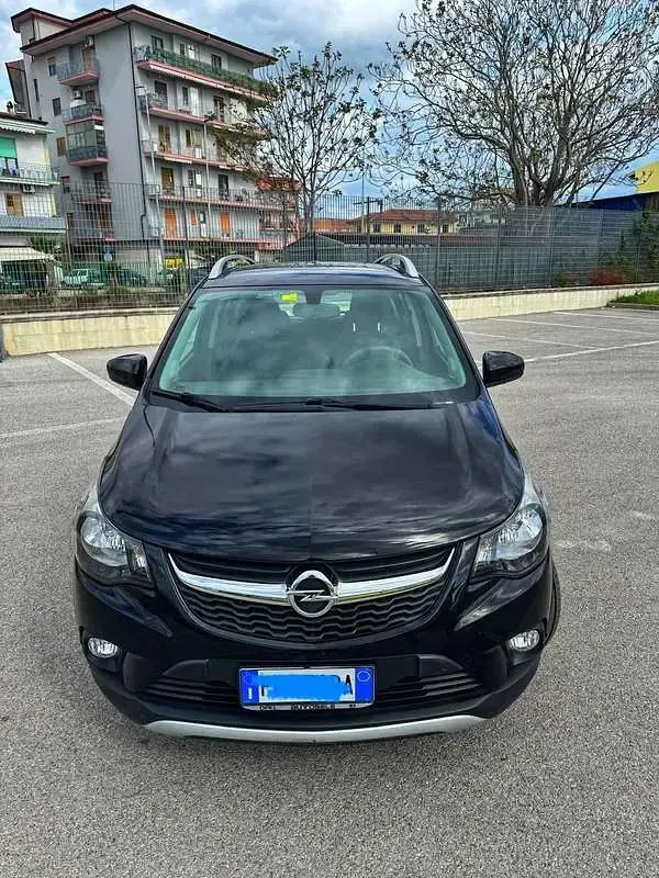 Usata Opel Karl Rocks 75 CV (55 kW) 2018 Nero Utilitaria