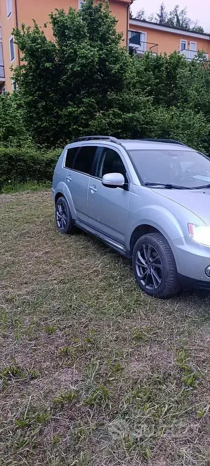 Usata Mitsubishi Outlander 156 CV (114 kW) 2011 Grigio SUV