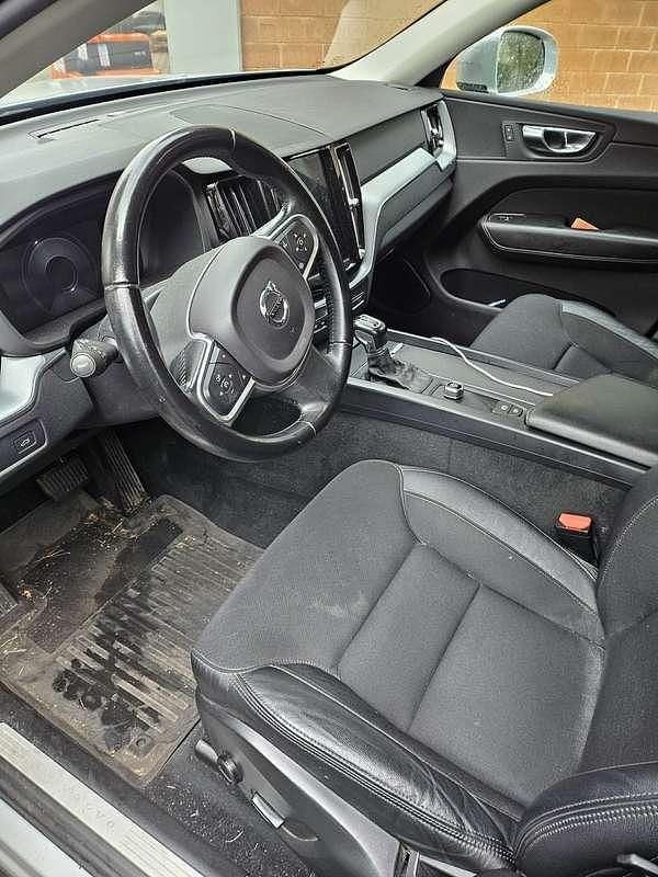 Usata Volvo XC60 Business Edition 190 CV (139 kW) 2019 Argento SUV