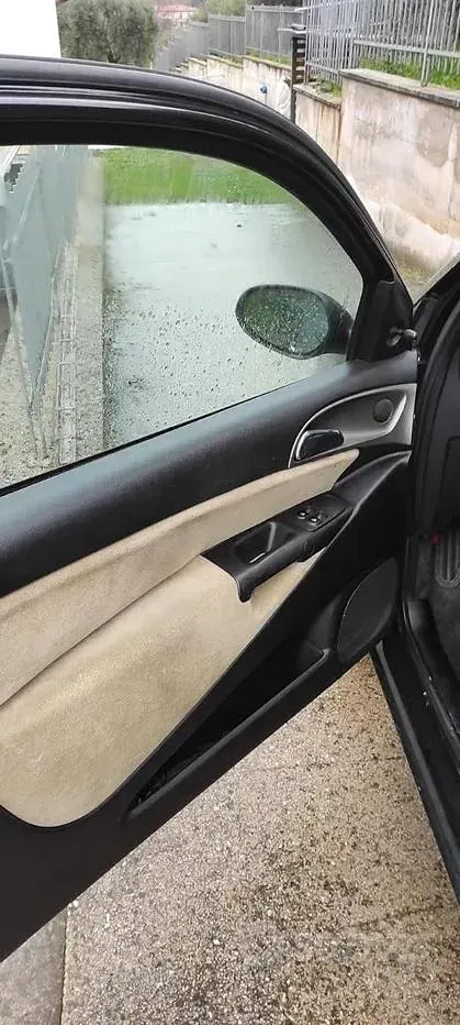 Usata Lancia Ypsilon 80 CV (58 kW) 2004 Nero Utilitaria