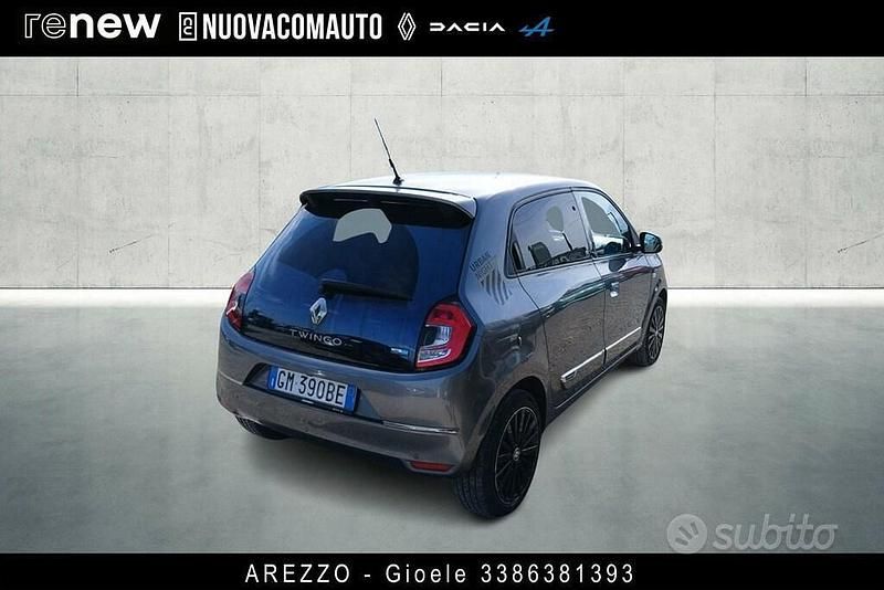 Usado Renault Twingo Urban Night 60 kW (82 HP) 2022 Cinzento Citadino