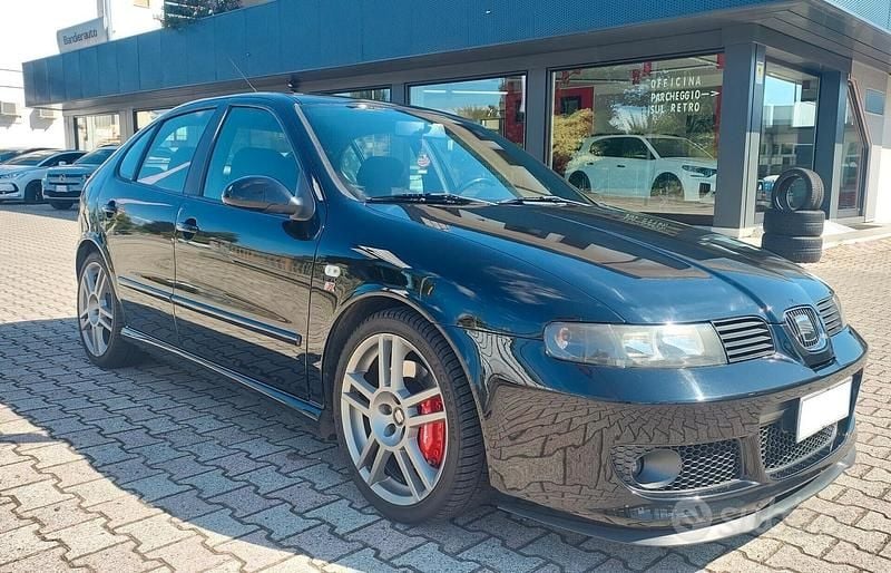 Usata Seat Leon CUPRA 209 CV (153 kW) 2003 Nero Utilitaria