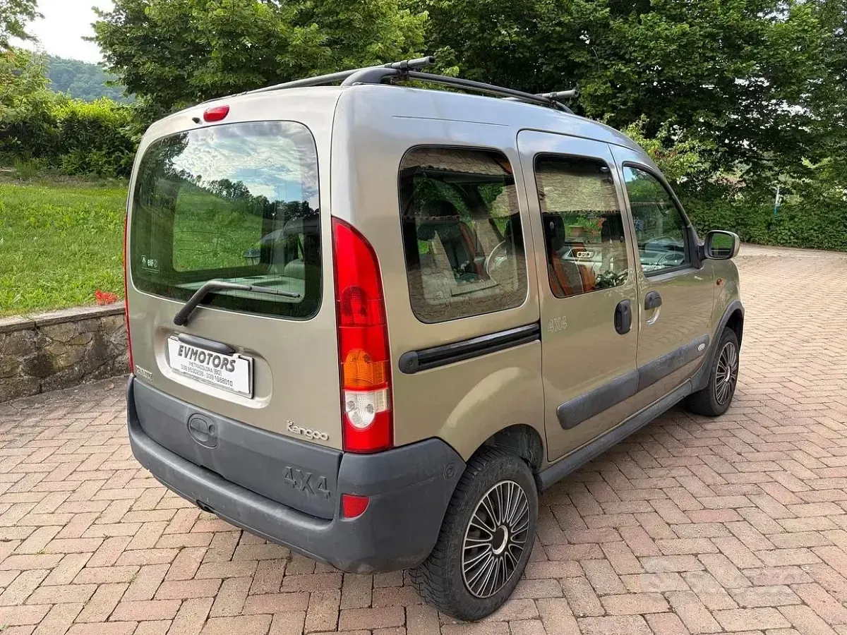 Usata Renault Kangoo 82 CV (60 kW) 2004 Verde Monovolume