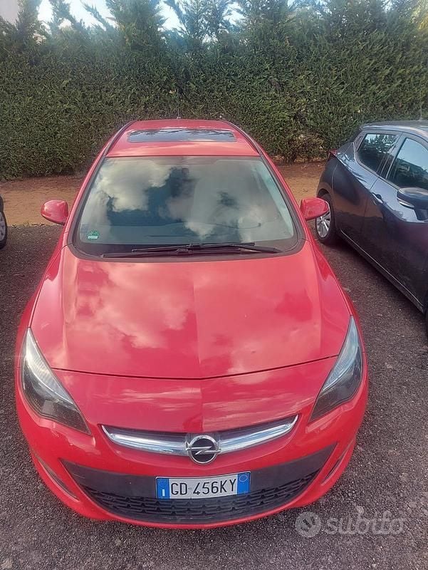 Usata Opel Astra S 110 CV (80 kW) 2015 Rosso Station wagon