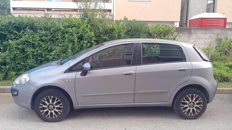 Usata Fiat Punto Evo Emotion 69 CV (50 kW) 2011 Utilitaria