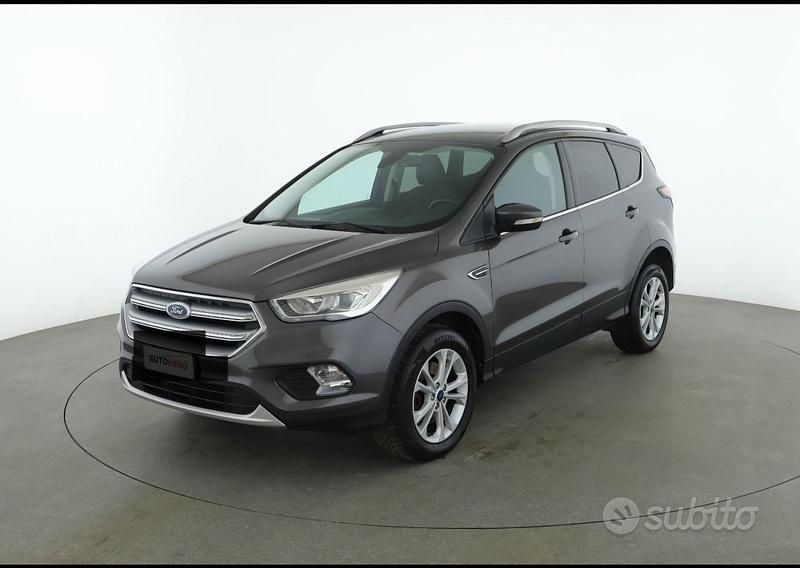 Usata Ford Kuga 120 CV (88 kW) 2018 Nero SUV
