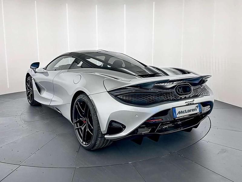Nuova McLaren 750S 751 CV (552 kW) 2026 Argento Coupé