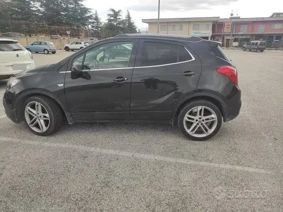 Usata Opel Mokka 140 CV (102 kW) 2015 Nero SUV