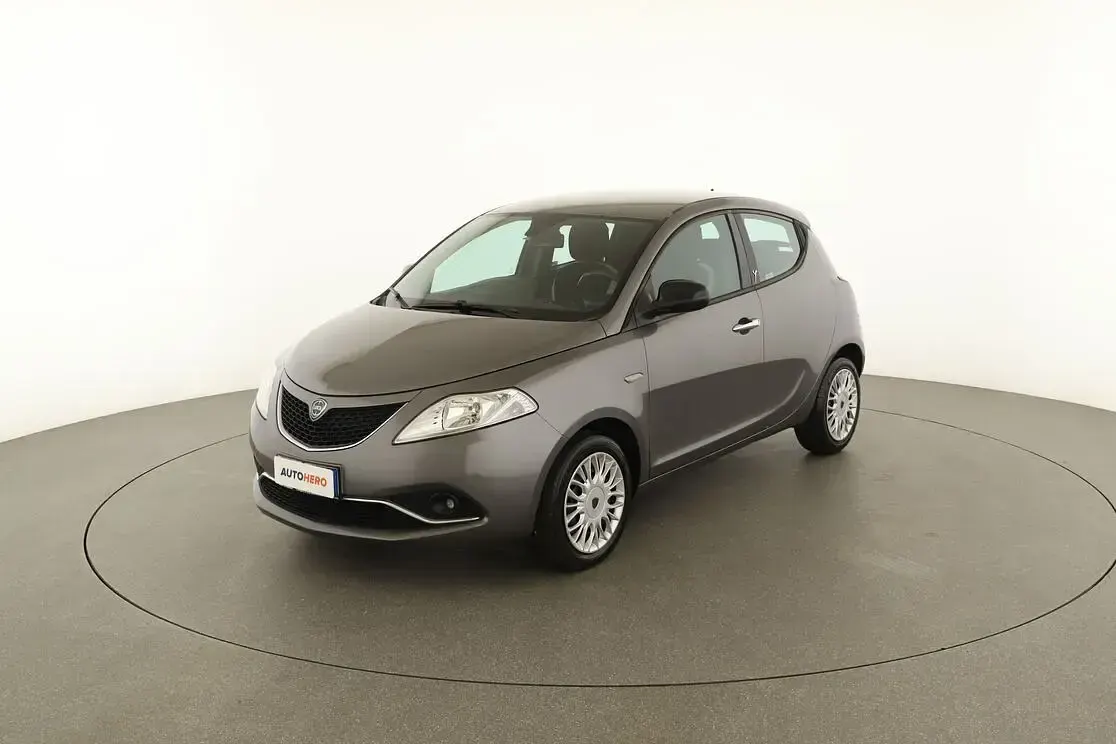 Usata Lancia Ypsilon Gold 95 CV (69 kW) 2016 Utilitaria