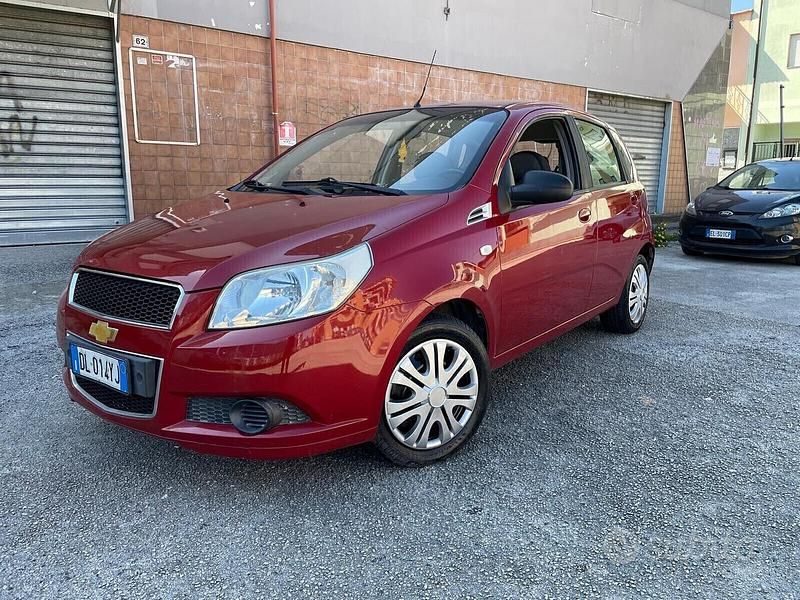 Rosso Usata 2009 Chevrolet Aveo LT Tre volumi | 1299 € (Ottimo prezzo) - Immagine 1/4