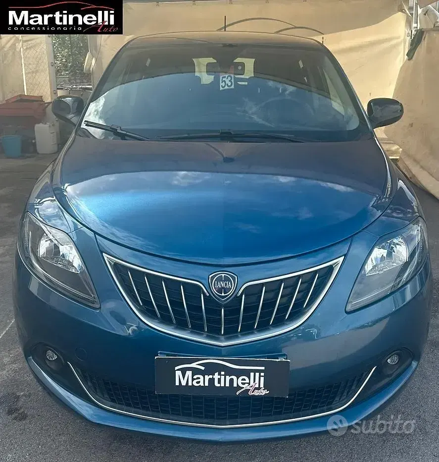 Usata Lancia Ypsilon Gold 69 CV (50 kW) 2022 Bluazzurro Utilitaria
