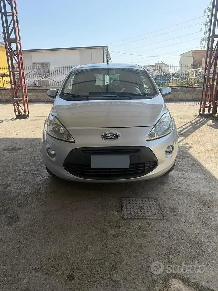 Usata Ford Ka 69 CV (50 kW) 2016 Grigio Berlina