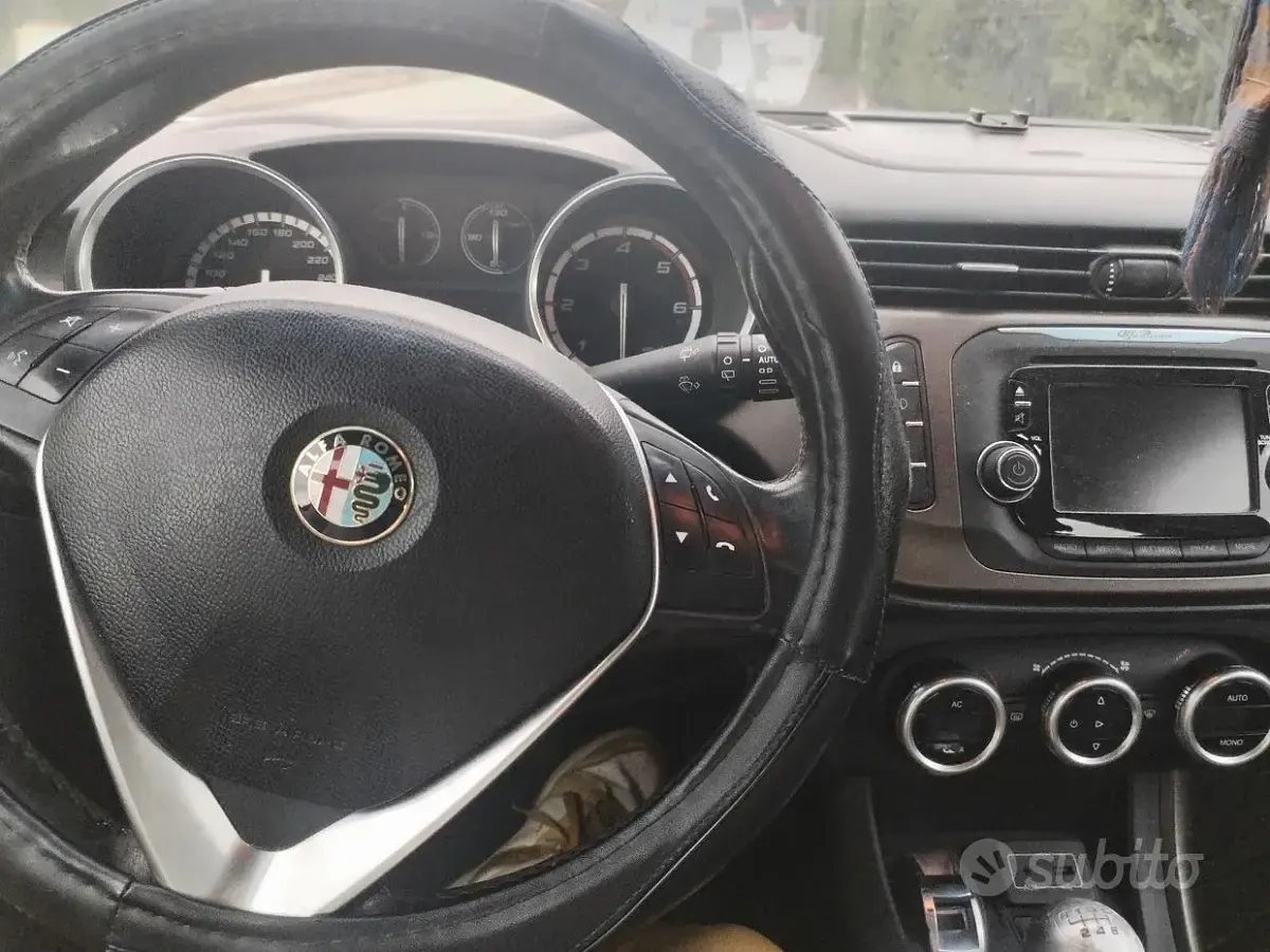 Usata Alfa Romeo Giulietta 109 CV (80 kW) 2016 Grigio Utilitaria