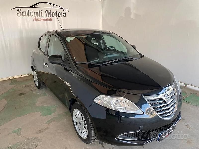 Usata Lancia Ypsilon Gold 69 CV (50 kW) 2013 Nero Utilitaria