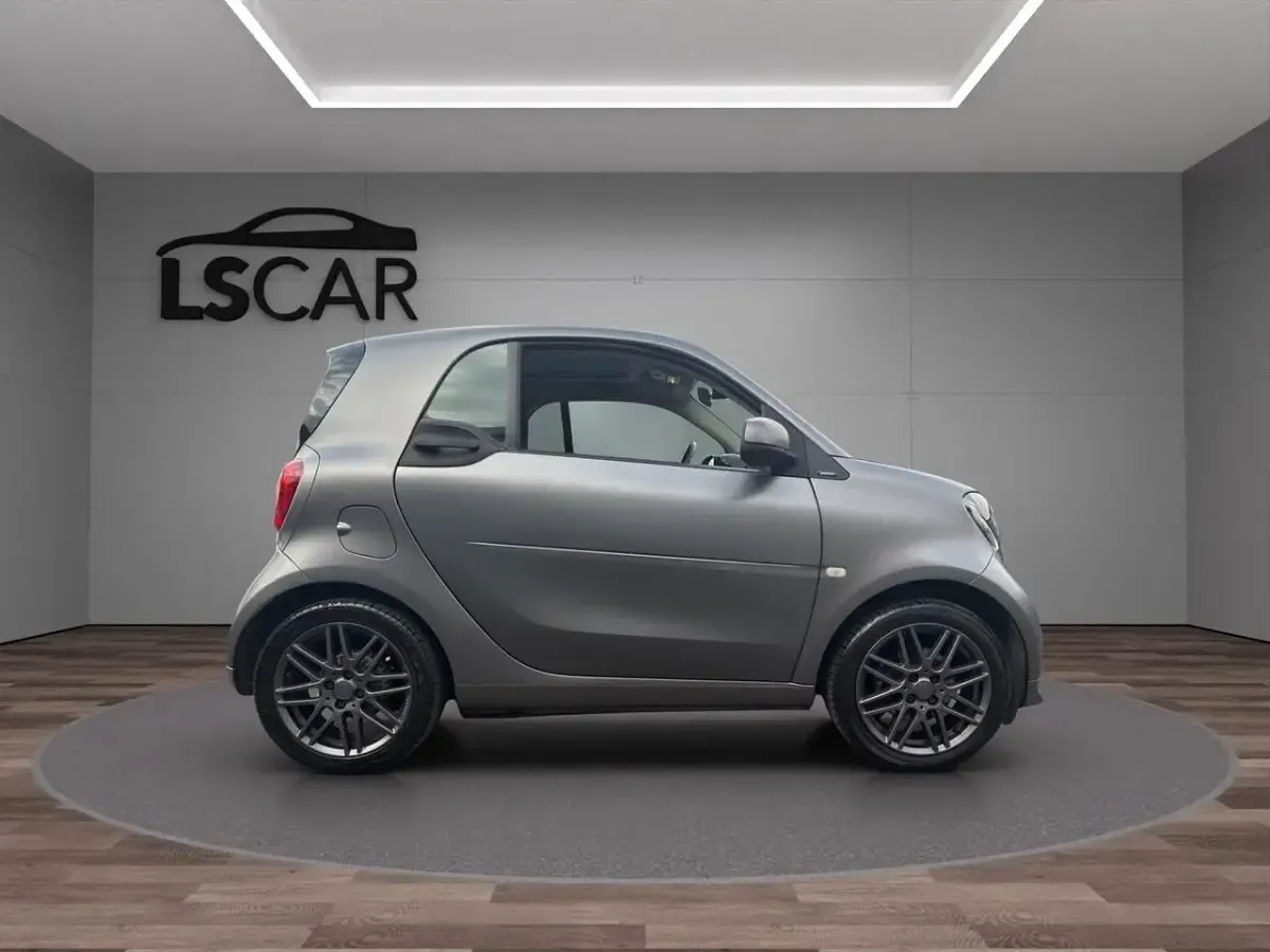 Usata Smart ForTwo Cabrio Brabus 89 CV (65 kW) 2018 Giallo Cabrio