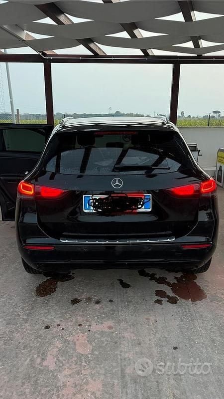 Usata Mercedes GLA180 116 CV (85 kW) 2020 Nero SUV