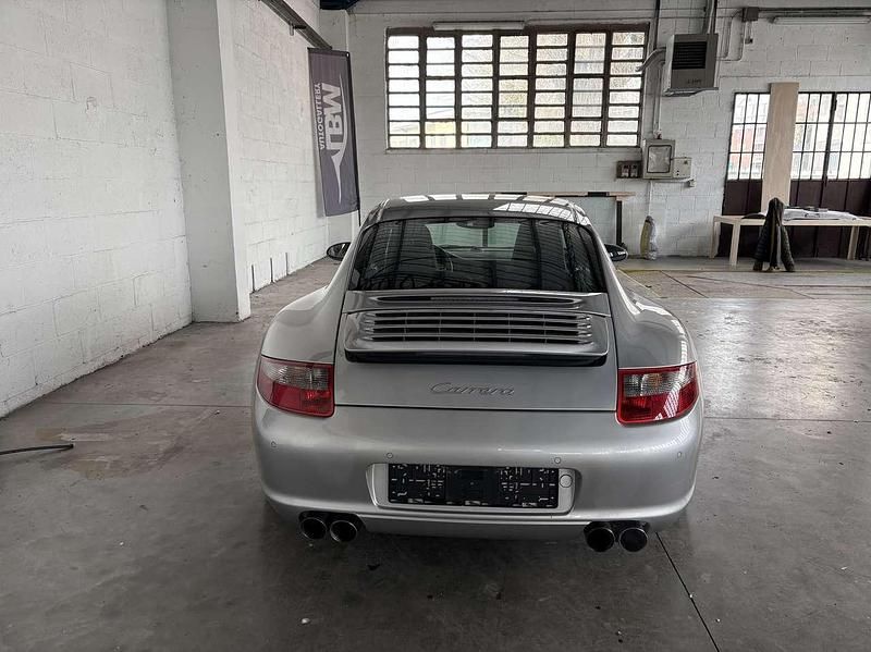 Usata Porsche 911 Carrera 325 CV (239 kW) 2007 Argento Coupé