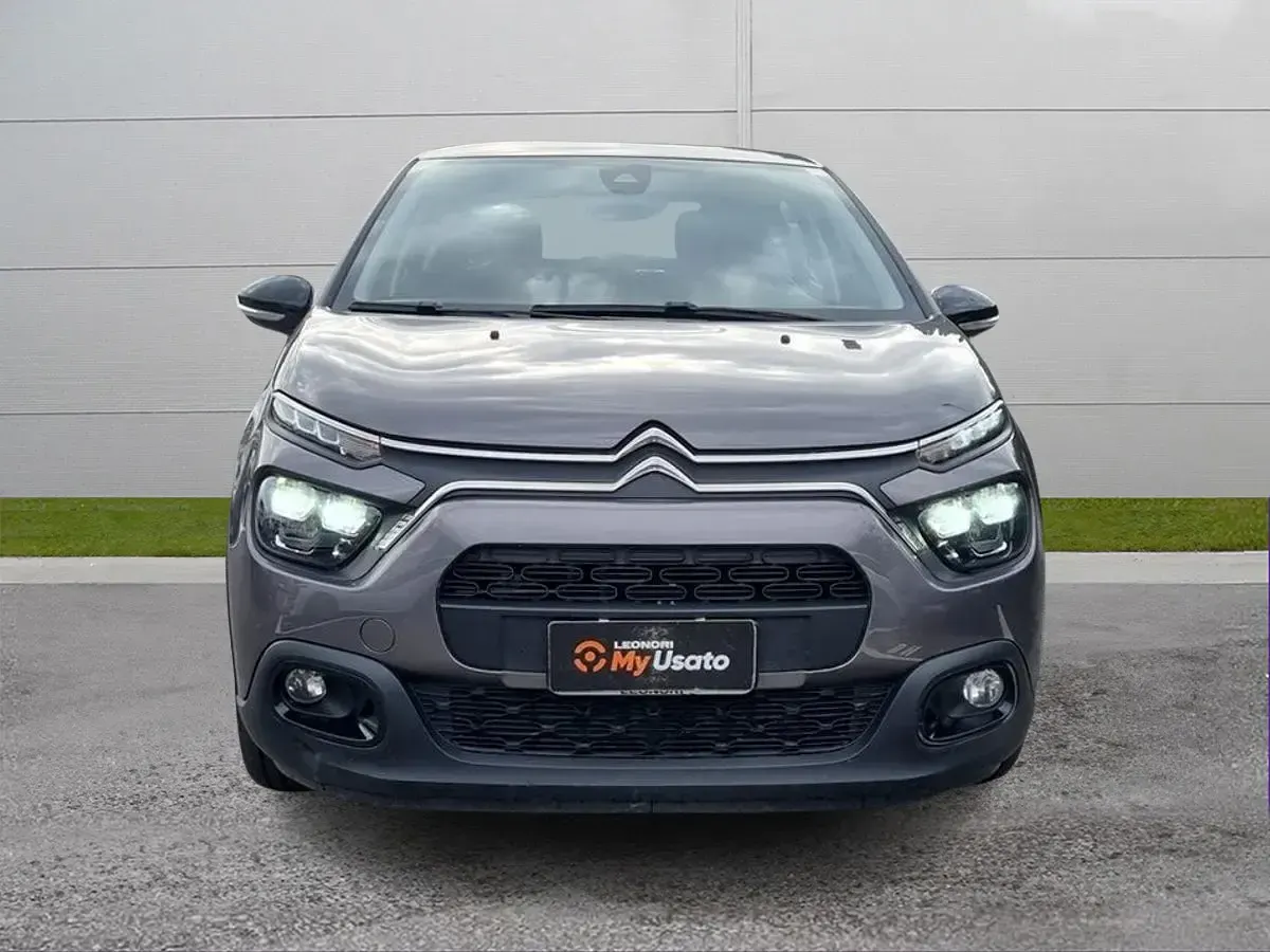 Używany Citroën C3 83 KM (61 kW) 2024 Szary Sedan/Limuzyna
