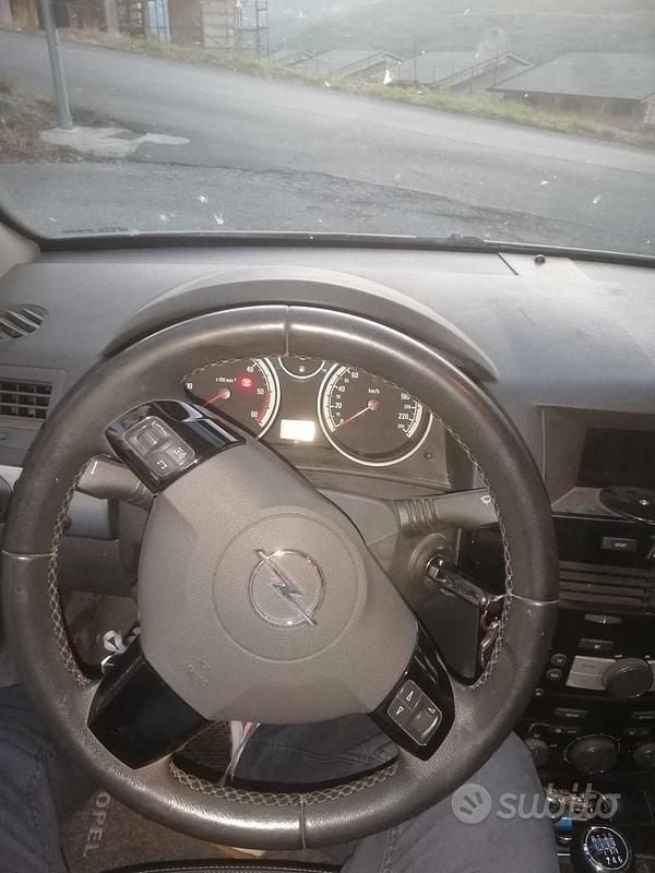 Usata Opel Astra 125 CV (91 kW) 2009 Grigio Station wagon