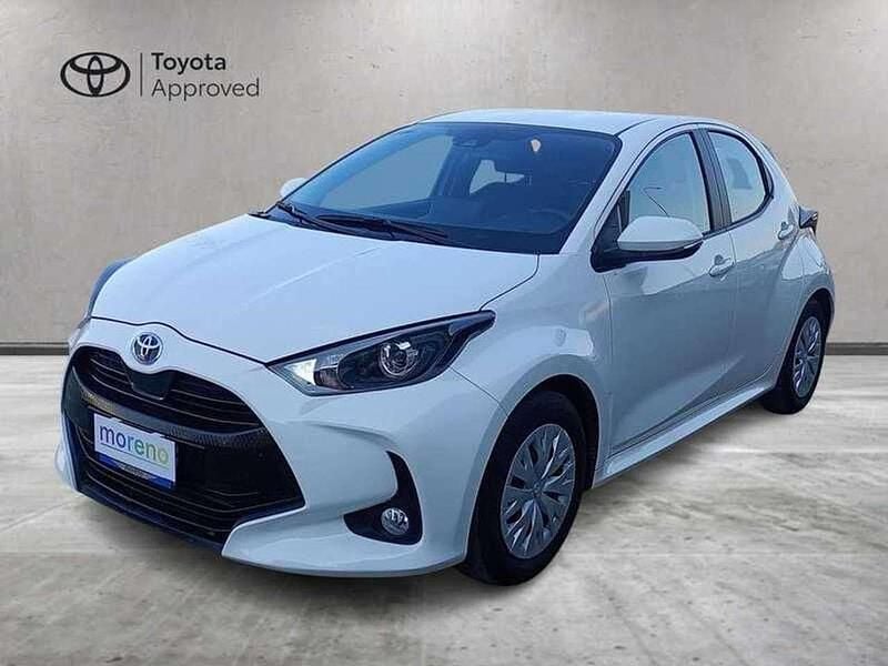 Usata Toyota Yaris Hybrid Active 92 CV (67 kW) 2022 Bianco Utilitaria