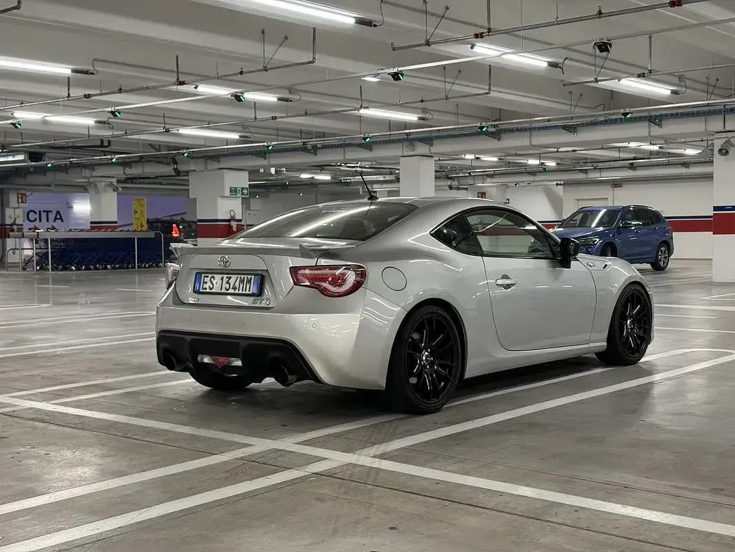Usata Toyota GT86 GT 200 CV (147 kW) 2013 Grigio Coupé