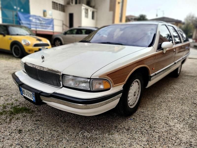 Bianco Usata 1992 Buick Park Avenue Tre volumi | 17.500 € - Immagine 1/4