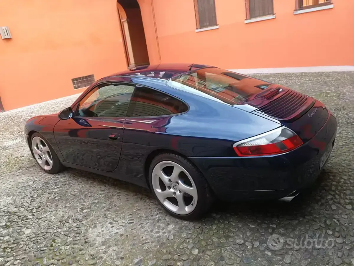 Usata Porsche 911 Carrera 300 CV (220 kW) 1999 Bluazzurro Coupé