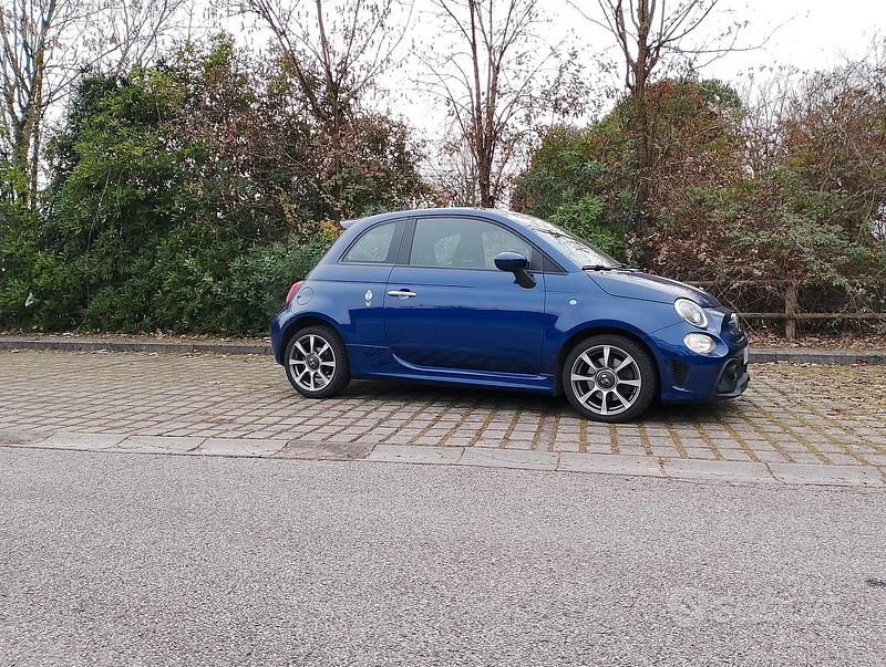 Usata Abarth 595 70th Anniversary 145 CV (106 kW) 2019 Blu Berlina