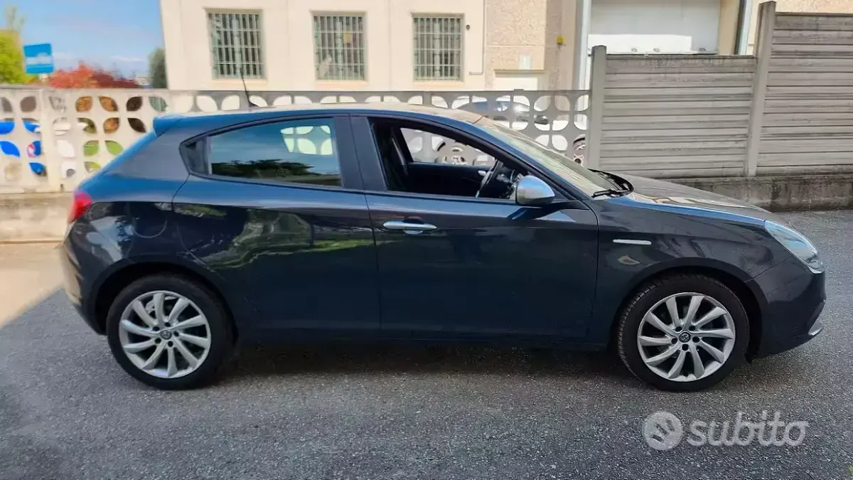 Usata Alfa Romeo Giulietta 120 CV (88 kW) 2018 Grigio Utilitaria