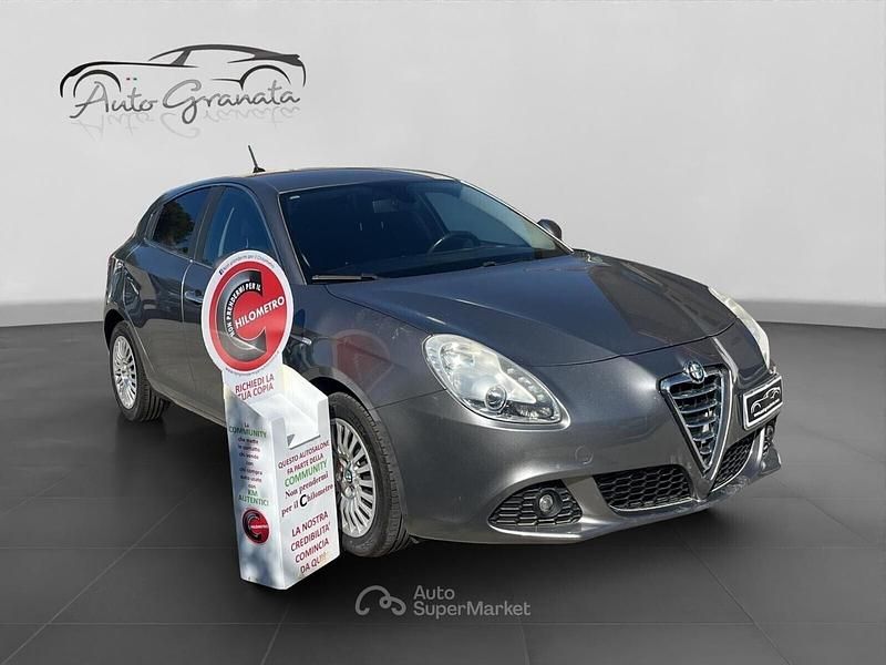 Grigio Usata 2013 Alfa Romeo Giulietta Due volumi | 5990 € (Ottimo prezzo) - Immagine 1/4