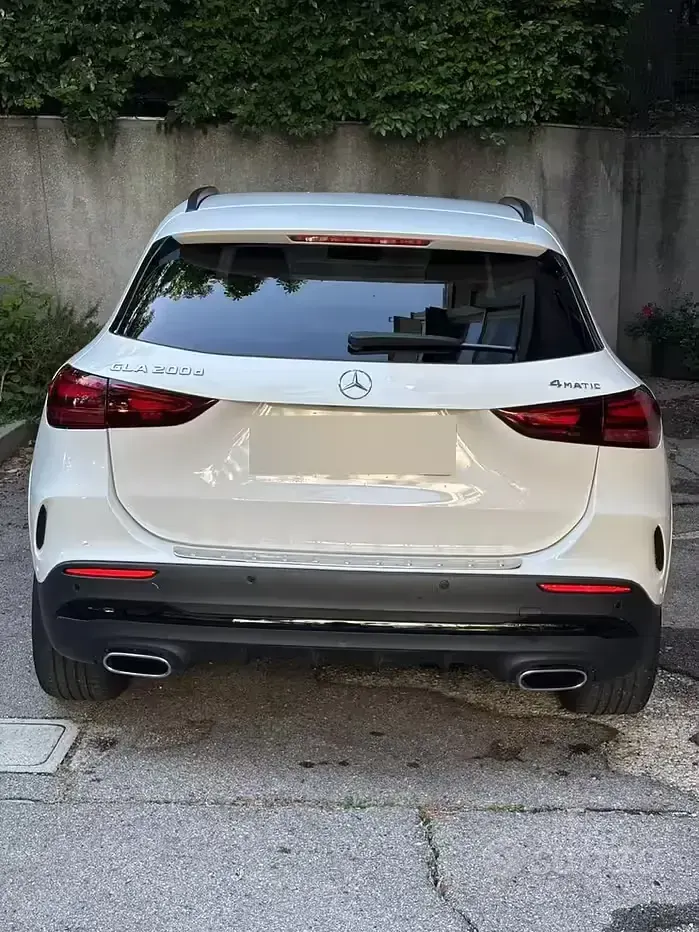 Usata Mercedes GLA200 AMG line 150 CV (110 kW) 2024 Bianco SUV
