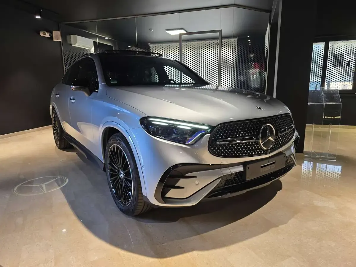 Usata Mercedes GLC300 Premium Plus 245 CV (180 kW) 2025 Argento metallizzato high tech SUV