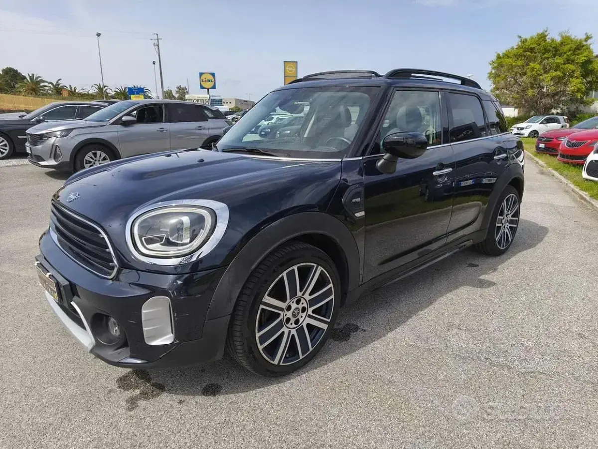 Käytetty Mini Cooper D Countryman 150 HP (110 kW) 2021 Musta Katumaasturi