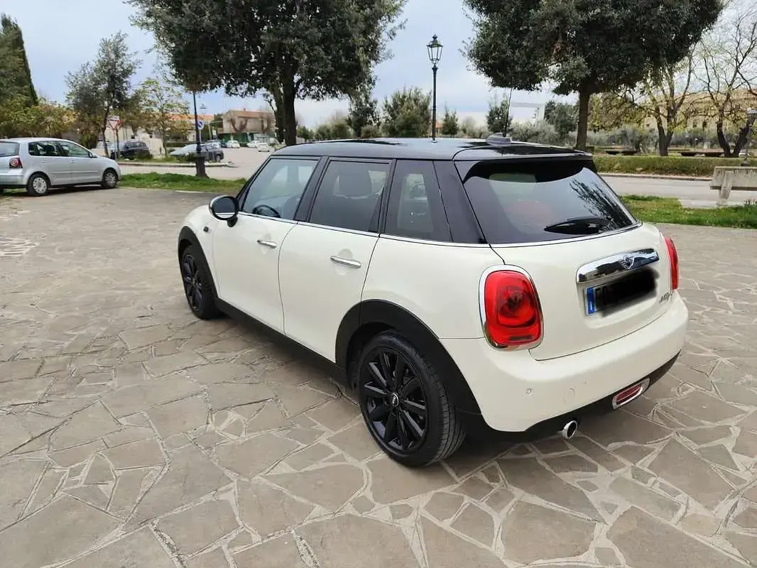 Usata Mini Cooper D 116 CV (85 kW) 2016 Utilitaria